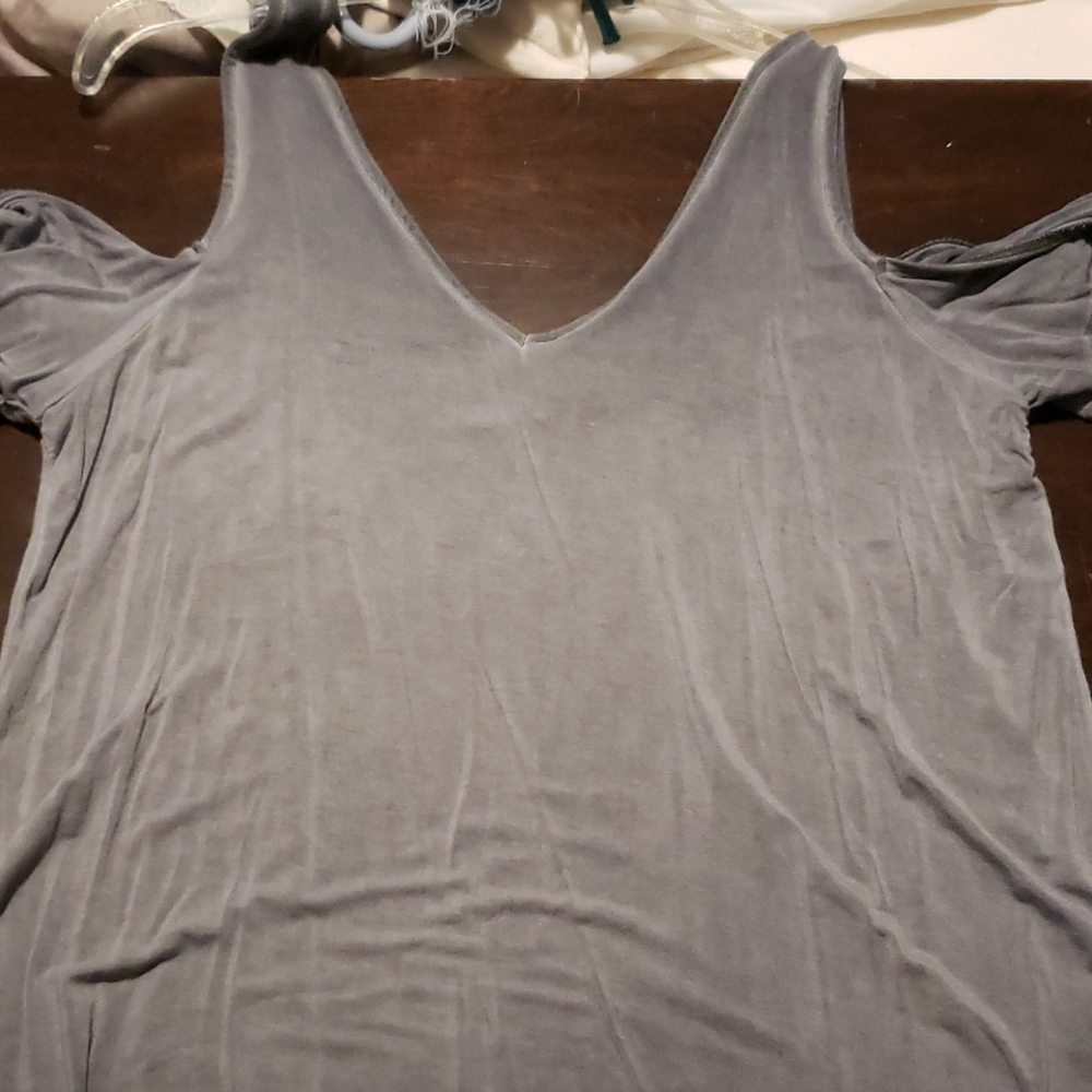 American eagle shoulder cut out top